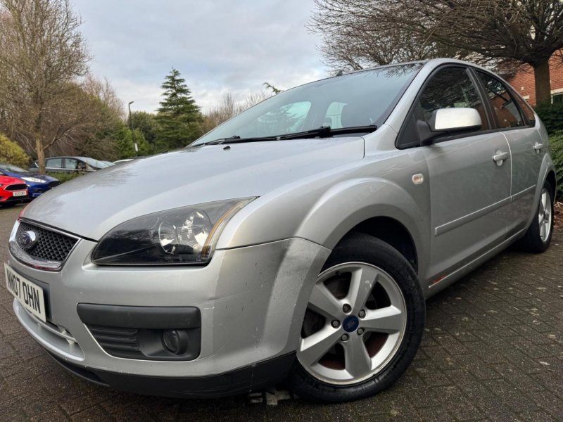View FORD FOCUS 1.6 Zetec Climate 5dr