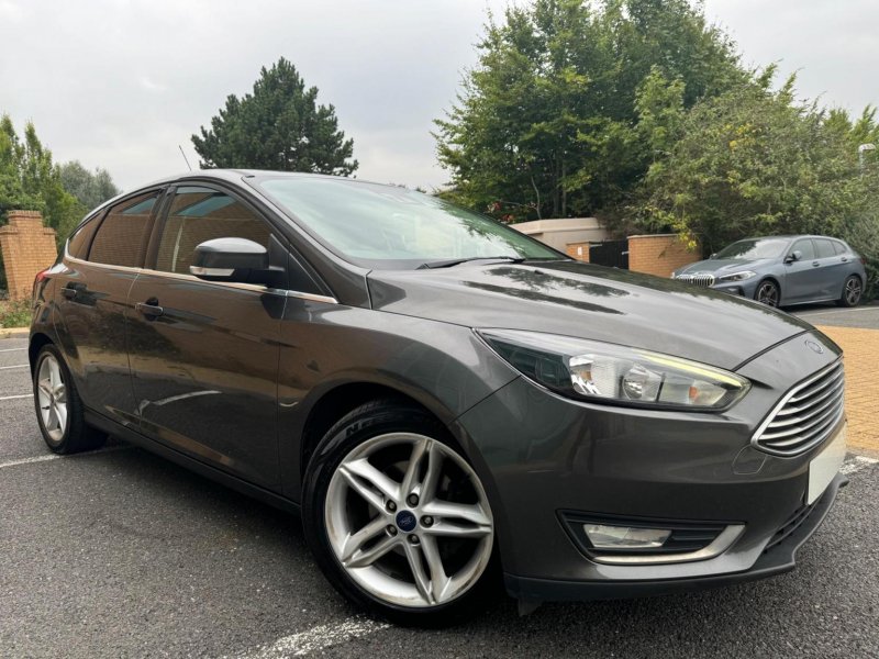 View FORD FOCUS 1.0T EcoBoost Zetec Euro 6 (s/s) 5dr