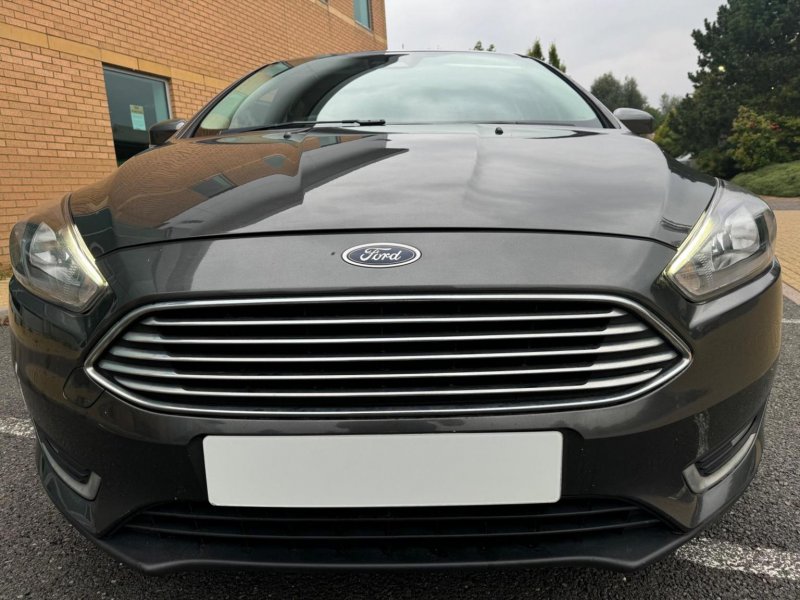 View FORD FOCUS 1.0T EcoBoost Zetec Euro 6 (s/s) 5dr