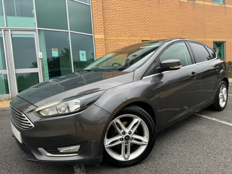 View FORD FOCUS 1.0T EcoBoost Zetec Euro 6 (s/s) 5dr