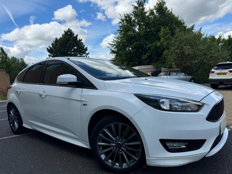 View FORD FOCUS 1.0T EcoBoost ST-Line Euro 6 (s/s) 5dr