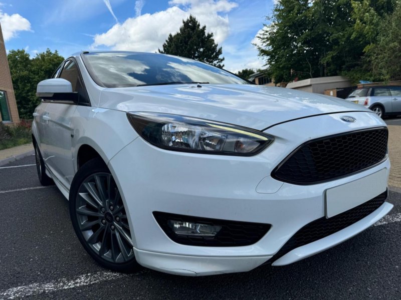 View FORD FOCUS 1.0T EcoBoost ST-Line Euro 6 (s/s) 5dr